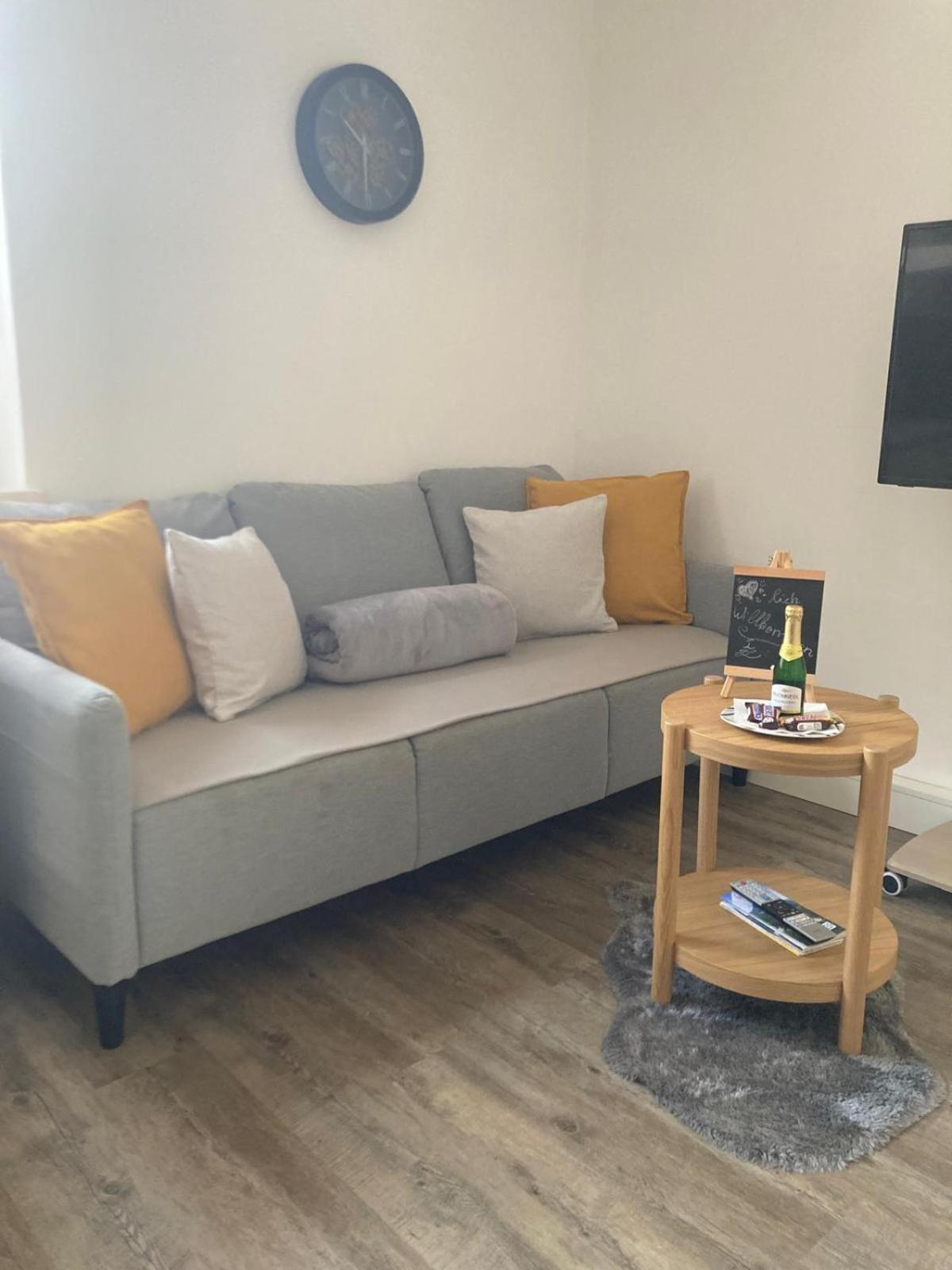 Ferienwohnung Im Zentrum Mit Balkon Und Parkplatz Gmunden Exterior foto